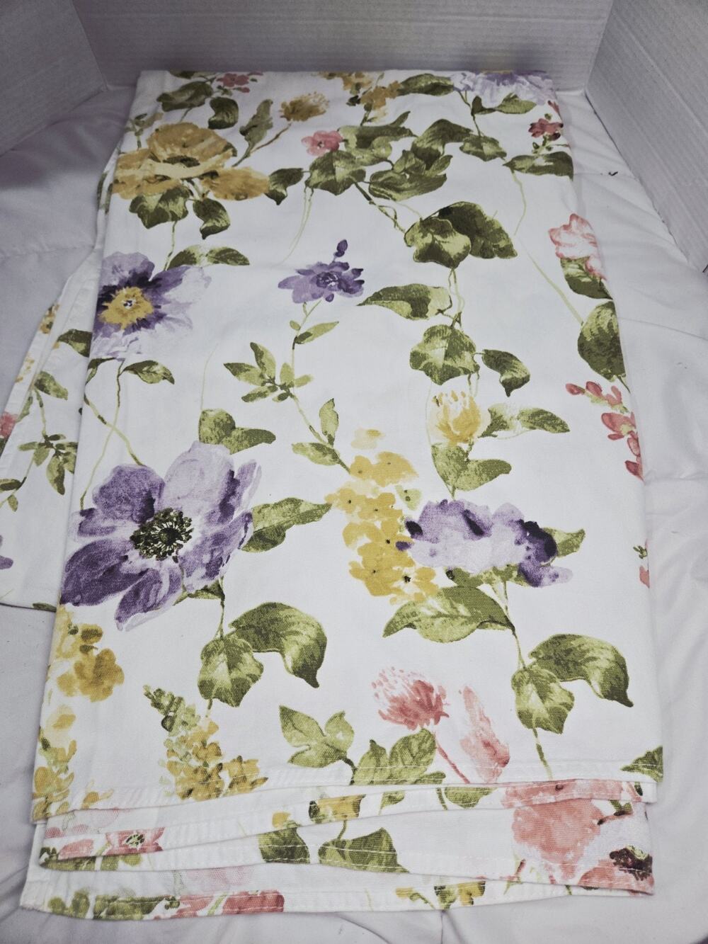 Cynthia Rowley Tablecloth 95"x62" Garden Floral Cotton Coastal Decor Whimsical